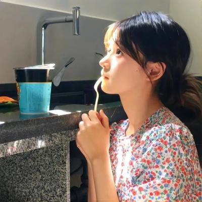 不脱袜的人